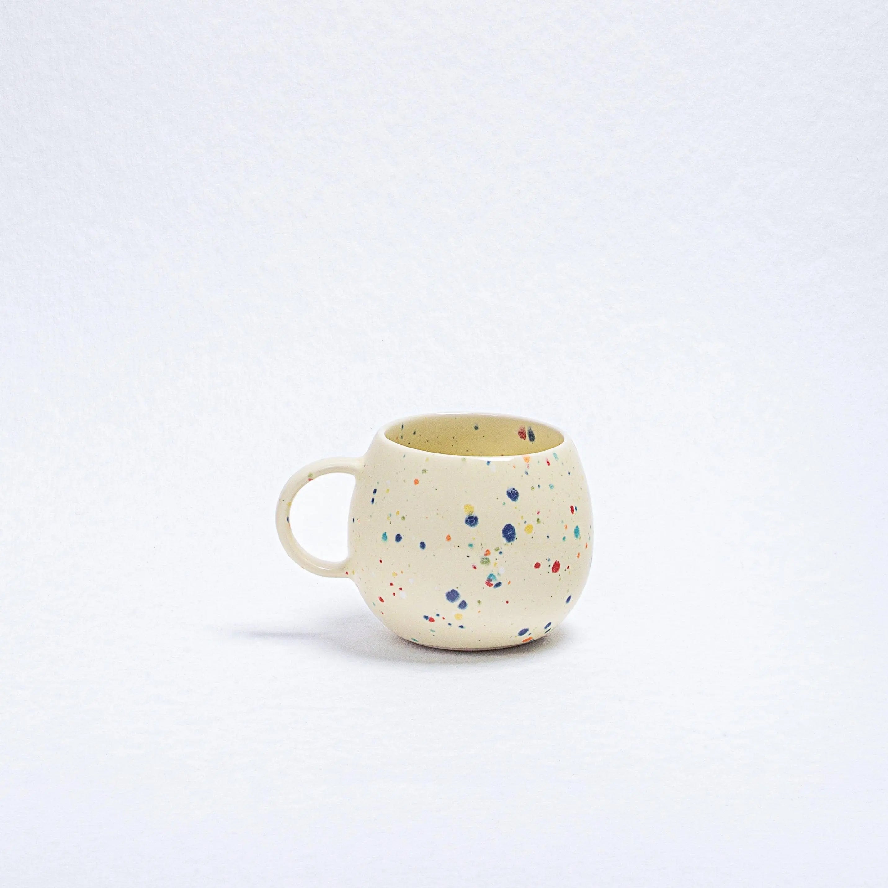 Party-Kugel-Tasse 250 ml in Gelb Egg Back Home